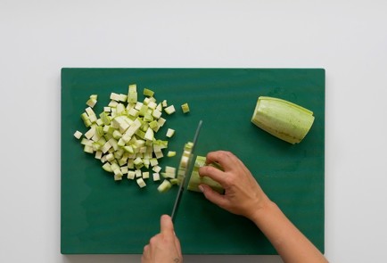 Фото шага рецепта Кабачки с фаршем 29036 шаг 2  