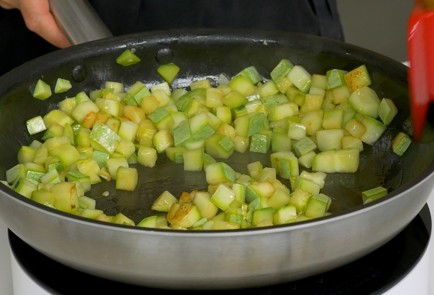 Фото шага рецепта Кабачки с фаршем 29036 шаг 3  