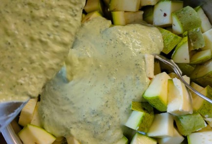 Фото шага рецепта Тушеные кабачки в сметанном соусе с зеленью 189704 шаг 9  