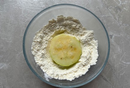 Фото шага рецепта Кабачки в духовке с помидорами и сыром 190045 шаг 6  