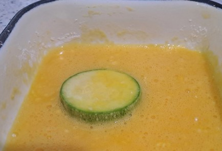 Фото шага рецепта Кабачки в кляре на сковороде 189563 шаг 7  