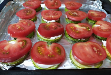 Фото шага рецепта Кабачки запеченные с помидорами и сыром 189494 шаг 7  