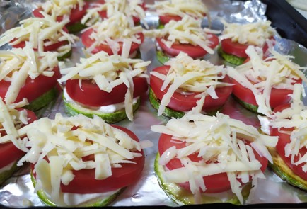 Фото шага рецепта Кабачки запеченные с помидорами и сыром 189494 шаг 8  