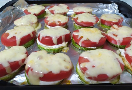 Фото шага рецепта Кабачки запеченные с помидорами и сыром 189494 шаг 9  