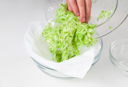 Фото шага рецепта Кабачковые оладьи с лимонной цедрой и полентой 80088 шаг 1  