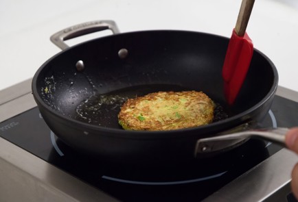 Фото шага рецепта Кабачковые оладьи с лимонной цедрой и полентой 80088 шаг 3  