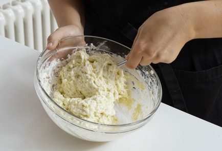 Фото шага рецепта Кабачковые оладьи с творогом и грушей 152676 шаг 8  