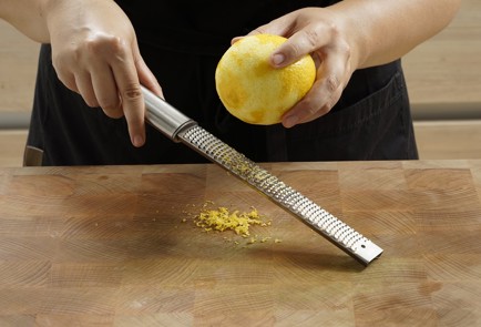 Фото шага рецепта Кабачковые оладьи с яблочным припеком 152673 шаг 3  