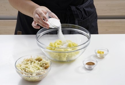 Фото шага рецепта Кабачковые оладьи с яблочным припеком 152673 шаг 7  