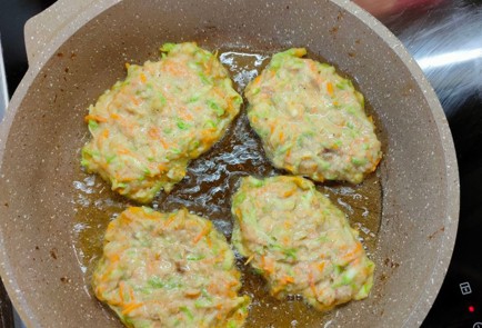 Фото шага рецепта Кабачковые оладьи 174533 шаг 10