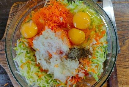 Фото шага рецепта Кабачковые оладьи 174533 шаг 7