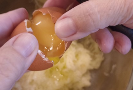 Фото шага рецепта Кабачковые оладьи 190933 шаг 6  