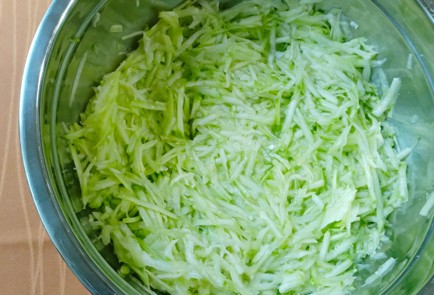 Фото шага рецепта Кабачковый рулет 186855 шаг 2