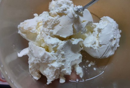 Фото шага рецепта Кабачковый торт с творожным сыром чесноком и зеленью 186541 шаг 6