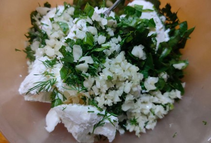 Фото шага рецепта Кабачковый торт с творожным сыром чесноком и зеленью 186541 шаг 9