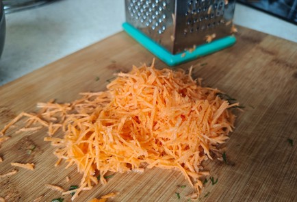 Фото шага рецепта Кабачковый торт 187264 шаг 2