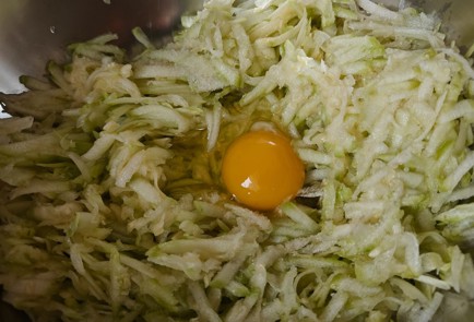 Фото шага рецепта Кабачковый торт 187264 шаг 4