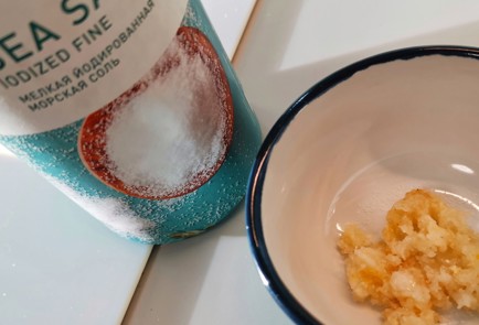 Фото шага рецепта Кабачок на сковороде гриль с чесноком и сыром 152399 шаг 1  