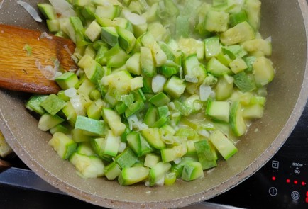 Фото шага рецепта Кабачок с зеленью и молодым чесноком 176358 шаг 8  