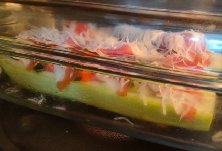 Фото шага рецепта Кабачок запеченный с овощами хамоном и сыром 187073 шаг 20  