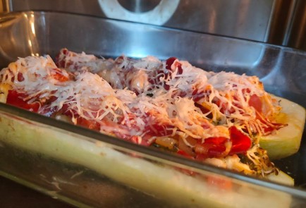 Фото шага рецепта Кабачок запеченный с овощами хамоном и сыром 187073 шаг 21  