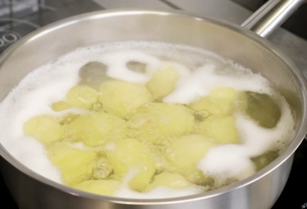 Фото шага рецепта Кабардинский пирог с картофелем дэлен 151984 шаг 6  