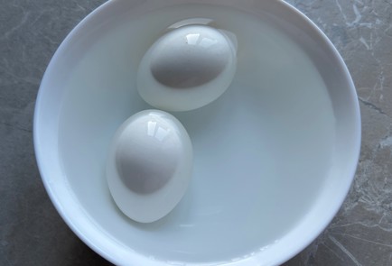 Фото шага рецепта Как варить яйца вкрутую 174806 шаг 7  