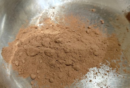 Фото шага рецепта Какао с бананом 191388 шаг 1  