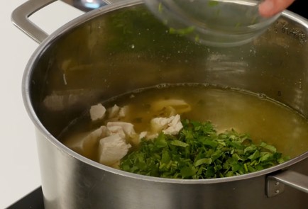 Фото шага рецепта Кальдодепапа Куриный суп с картофелем 104175 шаг 9  