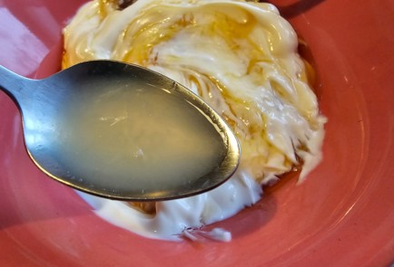 Фото шага рецепта Кальмаровый салат с медовогорчичной заправкой 175339 шаг 10  