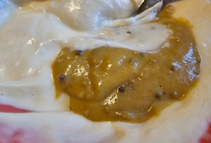 Фото шага рецепта Кальмаровый салат с медовогорчичной заправкой 175339 шаг 11  