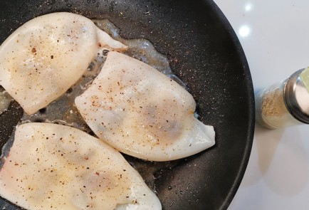 Фото шага рецепта Фаршированные кальмары творожным сыром и грибами 152834 шаг 10  