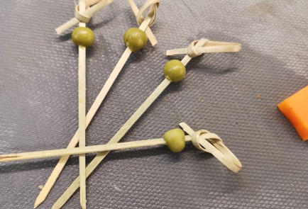 Фото шага рецепта Канапе Оливье 175411 шаг 4  