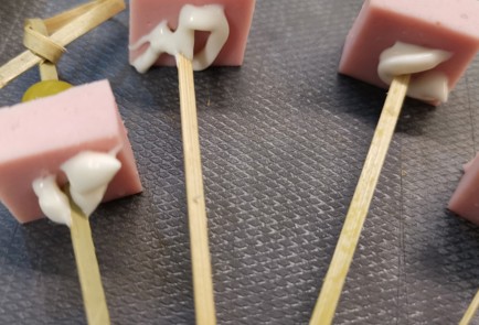 Фото шага рецепта Канапе Оливье 175411 шаг 6  