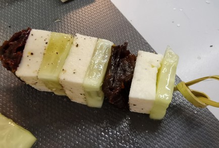 Фото шага рецепта Канапе с адыгейским сыром 175384 шаг 10  