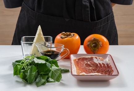 Фото шага рецепта Канапе с хурмой и прошутто 175309 шаг 1  