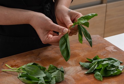 Фото шага рецепта Канапе с хурмой и прошутто 175309 шаг 2  