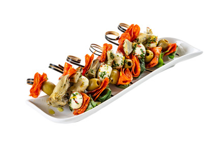 Фото шага рецепта Канапе с маринованной моцареллой и колбасой 191020 шаг 12  