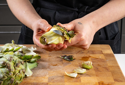 Фото шага рецепта Канапе с маринованной моцареллой и колбасой 191020 шаг 5  