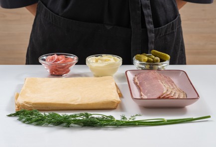 Фото шага рецепта Канапе с пастрами 175310 шаг 1  