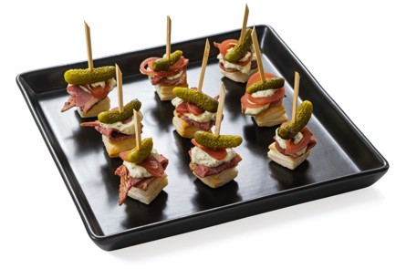 Фото шага рецепта Канапе с пастрами 175310 шаг 10  