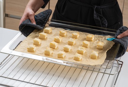 Фото шага рецепта Канапе с пастрами 175310 шаг 8  