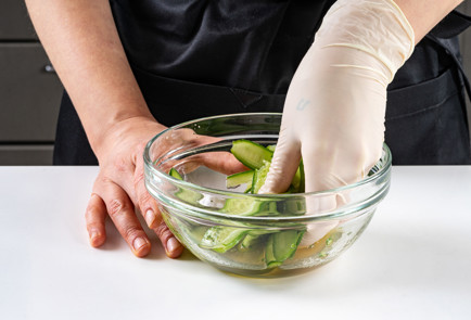 Фото шага рецепта Канапе с селедкой 191032 шаг 5  