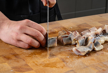 Фото шага рецепта Канапе с селедкой 191032 шаг 9  