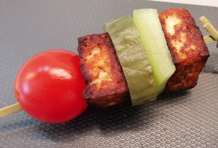 Фото шага рецепта Канапе с жареным адыгейским сыром 175385 шаг 10  