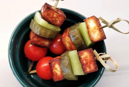 Фото шага рецепта Канапе с жареным адыгейским сыром 175385 шаг 11  