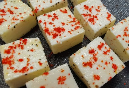 Фото шага рецепта Канапе с жареным адыгейским сыром 175385 шаг 3  