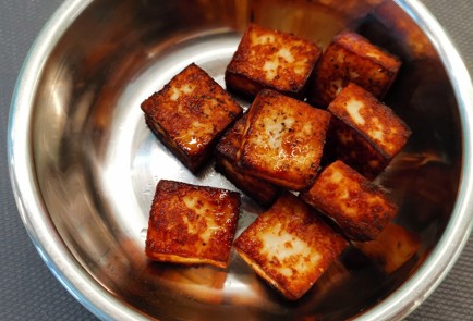 Фото шага рецепта Канапе с жареным адыгейским сыром 175385 шаг 8  