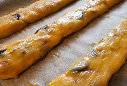 Фото шага рецепта Кантуччи с миндалем и цукатами 174943 шаг 12  