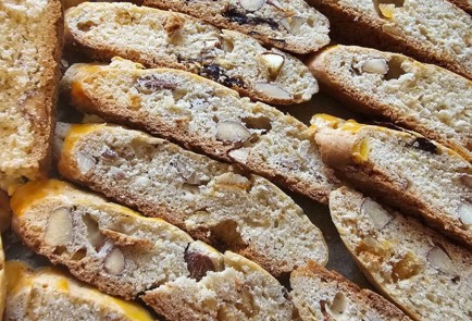 Фото шага рецепта Кантуччи с миндалем и цукатами 174943 шаг 15  